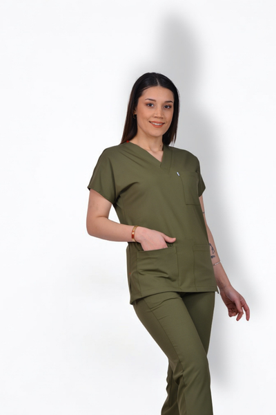 Yazlık ve Kışlık Medikal Formalar: Sağlık Çalışanları İçin Konfor ve Dayanıklılık Rehberi