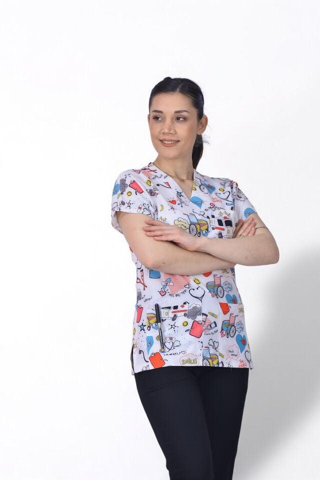 Desenli Seri Üst Beyaz Ambulans/Alt Siyah Likralı Pantolon