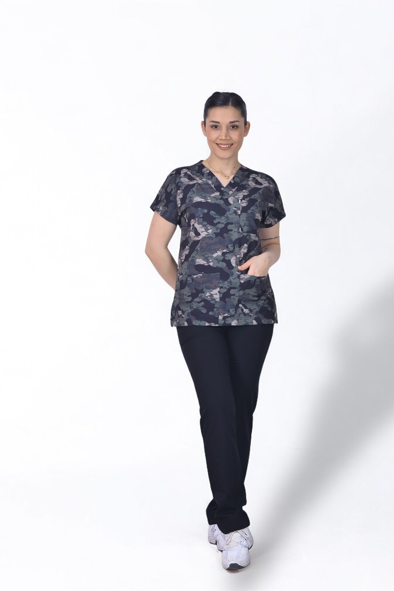 Desenli Seri Üst Haki Kamuflaj Desen/Alt Likralı Siyah Pantolon