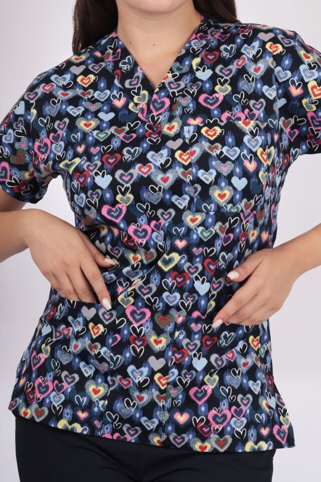 Desenli Seri Renkli Kalpli Desen Kadın Tek Üst