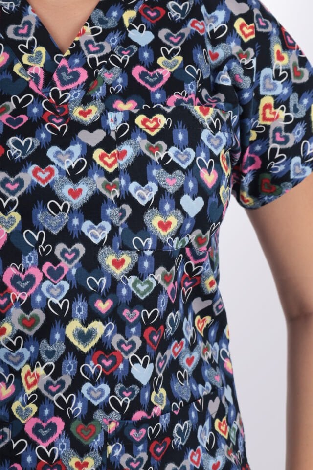 Desenli Seri Renkli Kalpli Desen Kadın Tek Üst